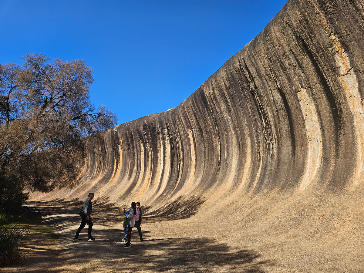 wave rock mulkas cave